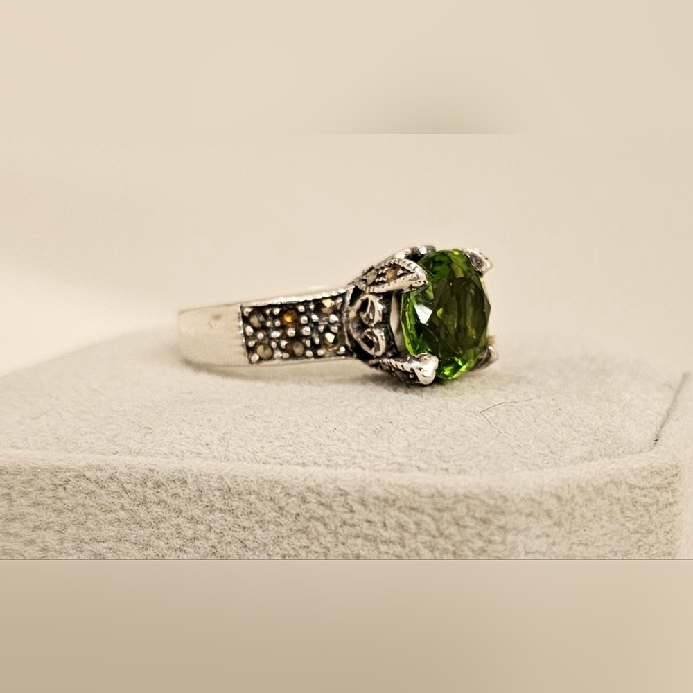 Sterling Silver 925 Ring with Round Peridot SZ 7.75